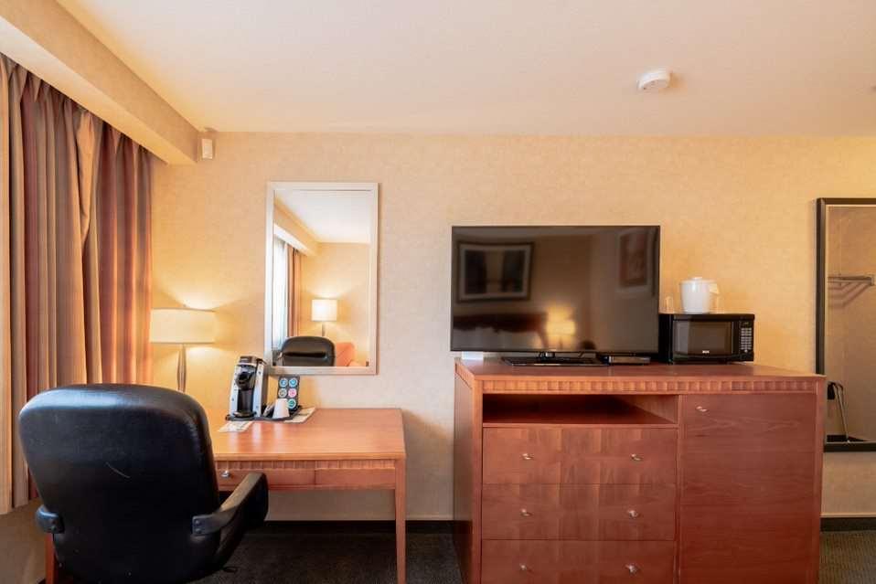 Hotel Kelowna & Conference Centre Rom bilde